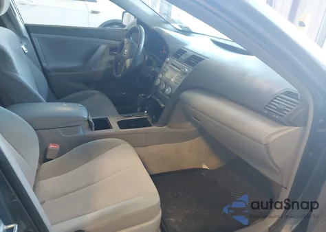 2010 Toyota Camry Le z USA, uszkodzony, nr VIN 4T1BF3EK7AU009352